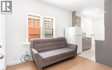 193 Madison Avenue South Kitchener ON N2G 3M7