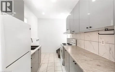 193 Madison Avenue South Kitchener ON N2G 3M7