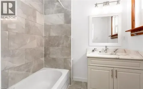 193 Madison Avenue South Kitchener ON N2G 3M7