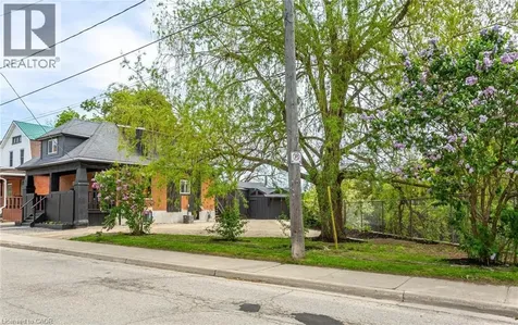 193 Madison Avenue South Kitchener ON N2G 3M7
