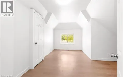 193 Madison Avenue South Kitchener ON N2G 3M7