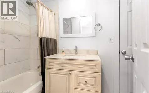 193 Madison Avenue South Kitchener ON N2G 3M7