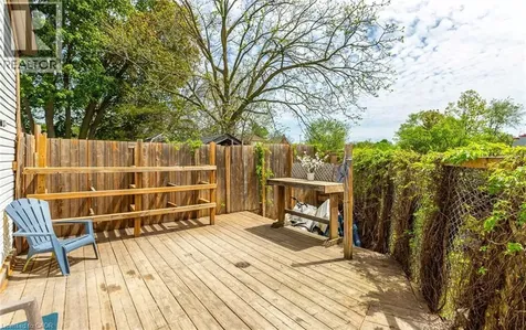 193 Madison Avenue South Kitchener ON N2G 3M7
