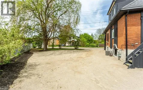 193 Madison Avenue South Kitchener ON N2G 3M7