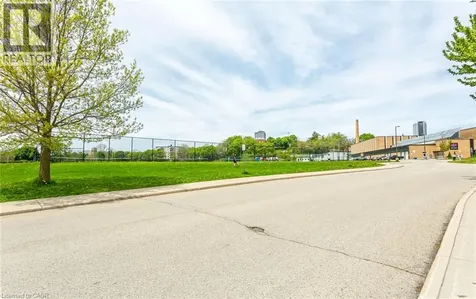 193 Madison Avenue South Kitchener ON N2G 3M7