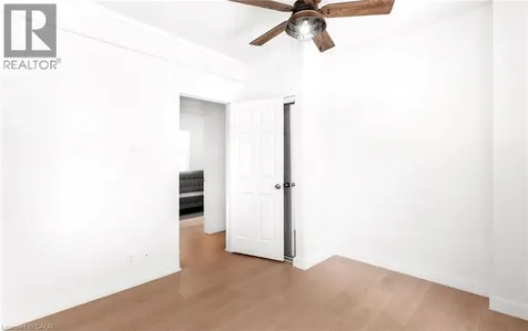 193 Madison Avenue South Kitchener ON N2G 3M7