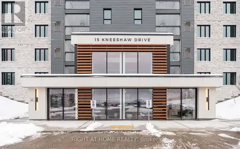 15 Kneeshaw Drive Barrie ON L9J 0X9
