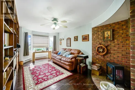 10 Cliffside Crescent Brockville ON K6V 3A1