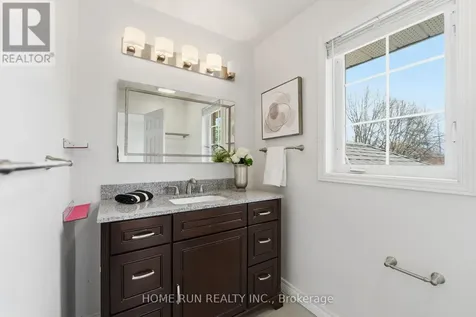 26 Highmont Court Ottawa ON K2T 1B2