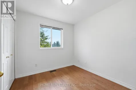 26 Highmont Court Ottawa ON K2T 1B2