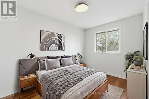 26 Highmont Court Ottawa ON K2T 1B2