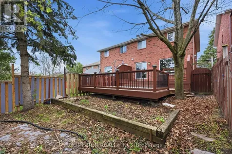 26 Highmont Court Ottawa ON K2T 1B2