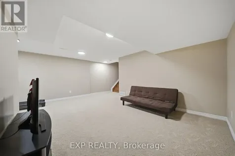 4265 Kelly Farm Drive Ottawa ON K1T 0A6