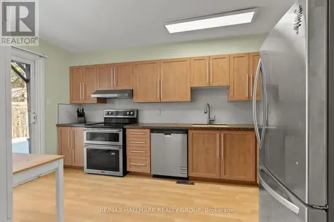 48 Sample Road Ottawa ON K1V 9T8
