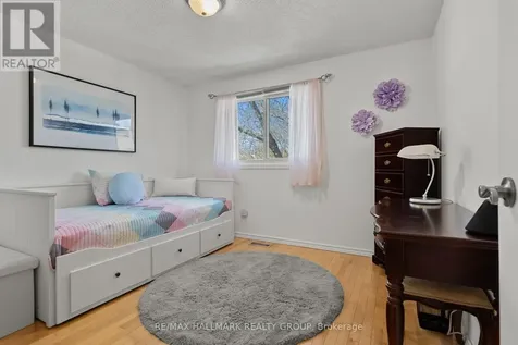 48 Sample Road Ottawa ON K1V 9T8