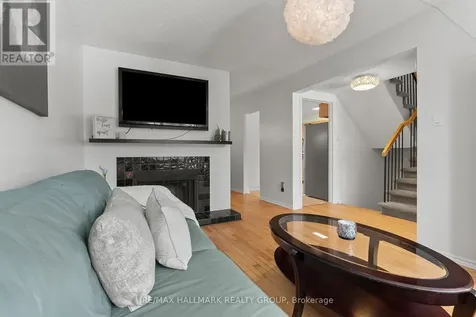 48 Sample Road Ottawa ON K1V 9T8