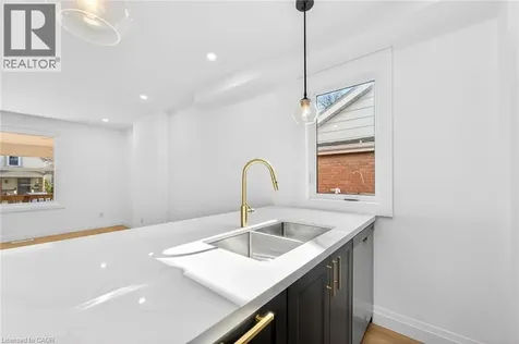 304 Park Street Hamilton ON L9H 1Y9