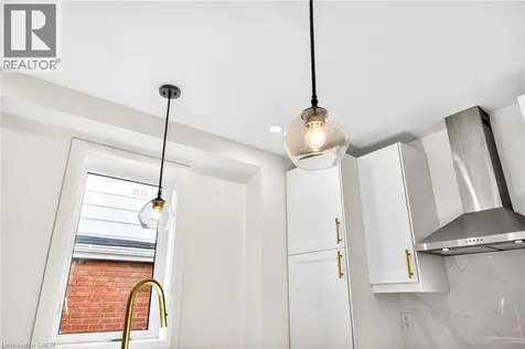 304 Park Street Hamilton ON L9H 1Y9