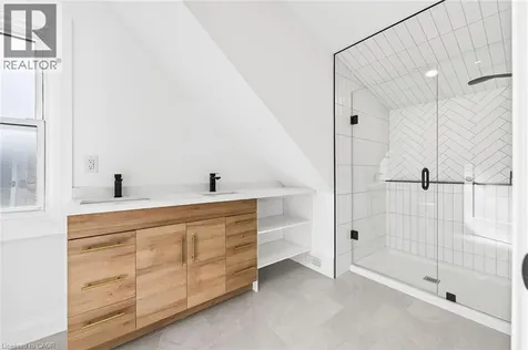 304 Park Street Hamilton ON L9H 1Y9