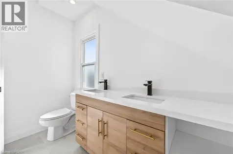 304 Park Street Hamilton ON L9H 1Y9