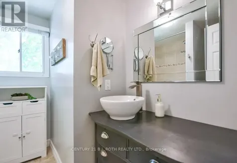 863 Birchwood Drive Midland ON L4R 4Y3