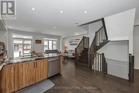 323 Lysander Place Ottawa ON K1K 3X8