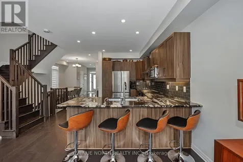 323 Lysander Place Ottawa ON K1K 3X8