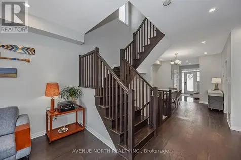323 Lysander Place Ottawa ON K1K 3X8