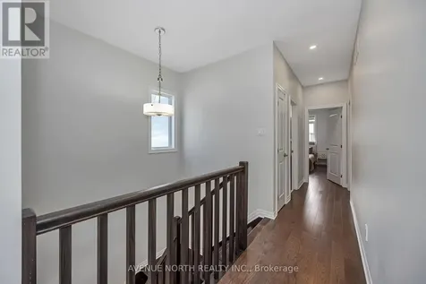 323 Lysander Place Ottawa ON K1K 3X8