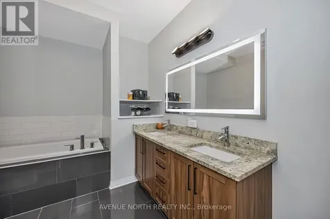 323 Lysander Place Ottawa ON K1K 3X8