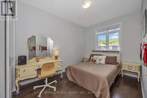 323 Lysander Place Ottawa ON K1K 3X8