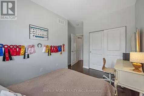 323 Lysander Place Ottawa ON K1K 3X8