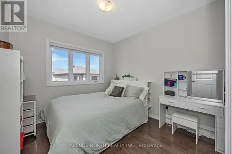 323 Lysander Place Ottawa ON K1K 3X8