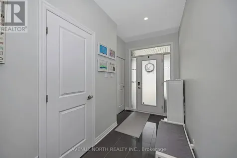 323 Lysander Place Ottawa ON K1K 3X8