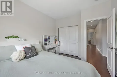 323 Lysander Place Ottawa ON K1K 3X8