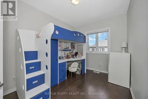 323 Lysander Place Ottawa ON K1K 3X8