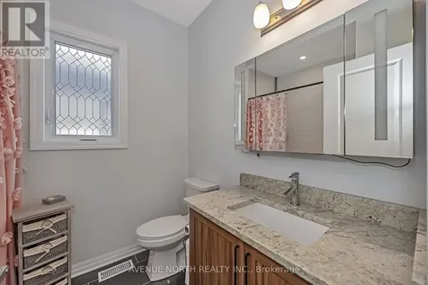 323 Lysander Place Ottawa ON K1K 3X8