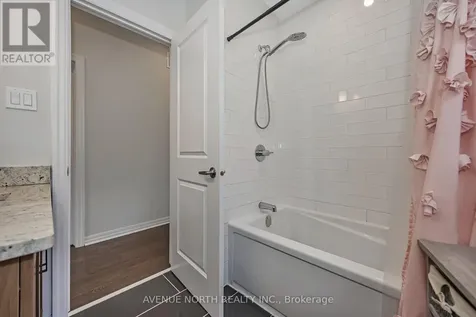 323 Lysander Place Ottawa ON K1K 3X8