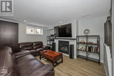 323 Lysander Place Ottawa ON K1K 3X8