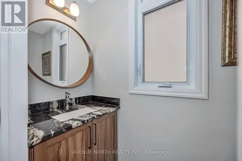 323 Lysander Place Ottawa ON K1K 3X8