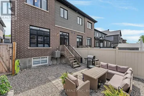 323 Lysander Place Ottawa ON K1K 3X8
