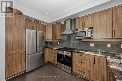 323 Lysander Place Ottawa ON K1K 3X8