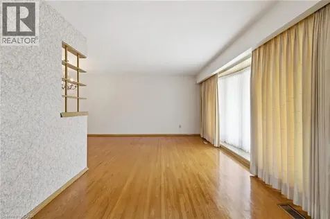 61 Bellingham Drive Hamilton ON L8V 3R3