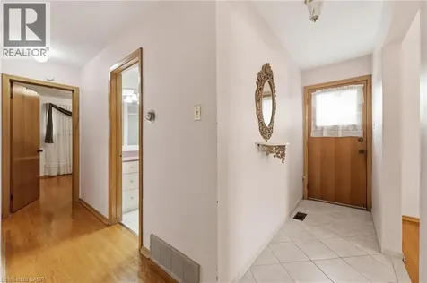 61 Bellingham Drive Hamilton ON L8V 3R3
