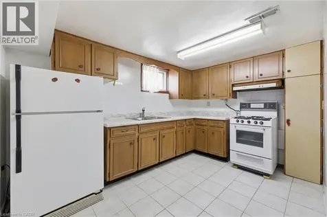 61 Bellingham Drive Hamilton ON L8V 3R3