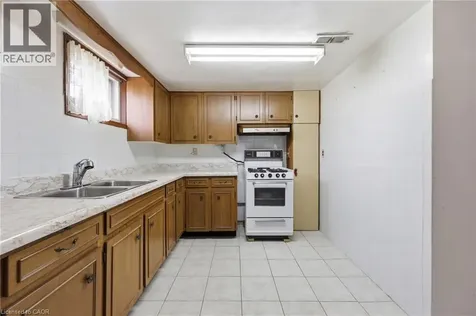 61 Bellingham Drive Hamilton ON L8V 3R3
