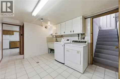 61 Bellingham Drive Hamilton ON L8V 3R3