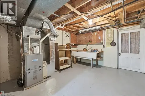 61 Bellingham Drive Hamilton ON L8V 3R3