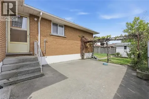 61 Bellingham Drive Hamilton ON L8V 3R3