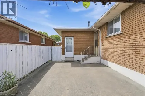 61 Bellingham Drive Hamilton ON L8V 3R3